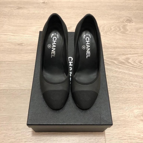 Final Price ❤️Authentic Chanel Pumps❤️ (Only available until Nov 15) - Picture 1 of 14